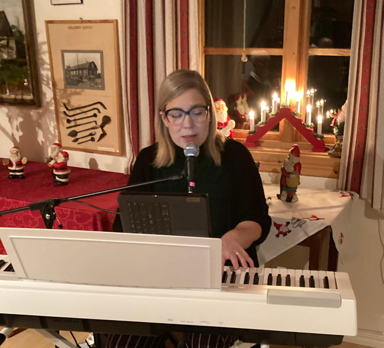 Malin bjöd på Julsånger