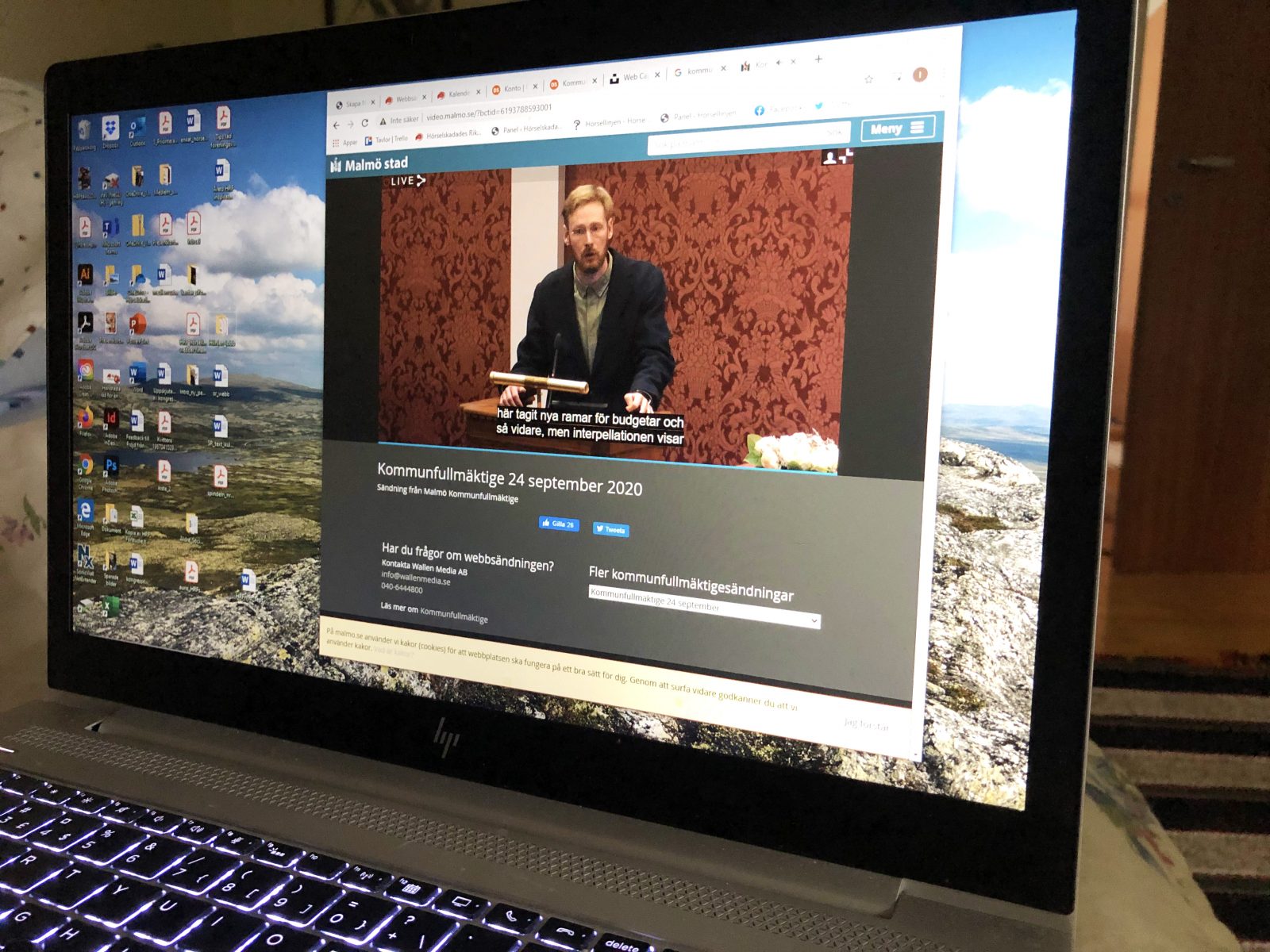 Laptop med webbsändning från Malmö stads kommunfullmäktige.